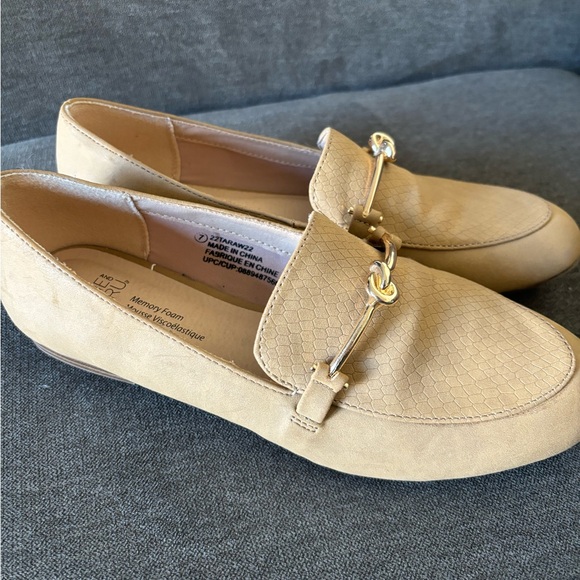 Beige loafers - Picture 2 of 4